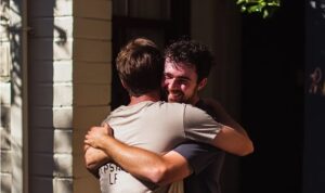 A jövőbeli sógorom mindig gondot okozott, de az esküvőnkön túl messzire ment, és ez volt az utolsó csepp a pohárban a vőlegényemnek és nekem.