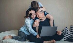 A vőlegényem találkozott egy kisfiúval a házasságunk napján, és felfedezte, hogy ő az én fiam - A nap története.