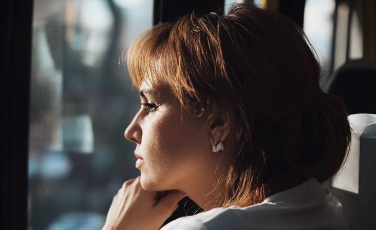 Elhunyt apánk csak egy méhest hagyott rám, miközben a húgom örökölte a házat és félreállított engem, de egy kaptár titkot rejtett, amely mindent megváltoztatott.