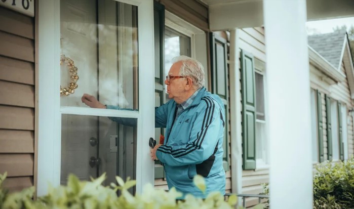 25 évvel ezelőtt örökbefogadtak – múlt hónapban a biológiai apám kopogtatott az ajtómon, és követelte a birtokomban lévő dolgok 50%-át.