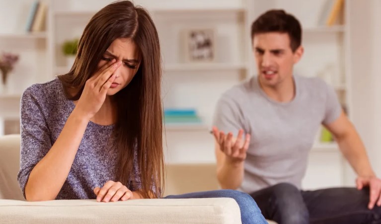 A szüleim elköltötték az összes pénzt, amit a nagyapám a tanulmányaimra hagyott, de a karma visszavágott.