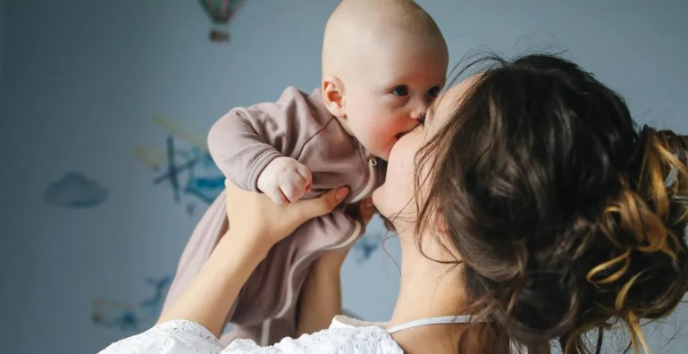 Az anyósom és a férjem azt mondták, hogy az Anyák napja csak az „idősebb” anyáké — a családom pedig rácáfolt erre.