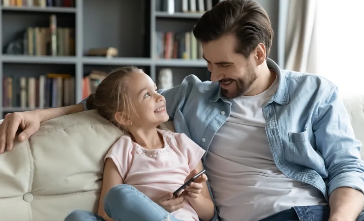 Egy férfi úgy dönt, hogy DNS-tesztet végeztet a fián, „aki nem hasonlít rá”, és a felesége összehívja a családot, miután megkapják az eredményeket.