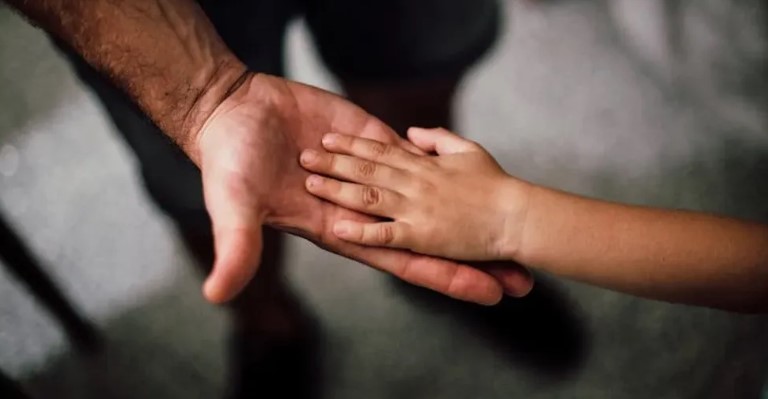 Anyósom azt mondta, hogy a lányom nem igazán a család része, és megpróbált megszabadulni tőle, de nagyon gyorsan megbánta – a nap története