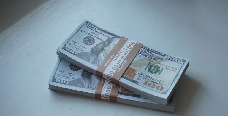 Unokám mostohaanyja ellopta a pénzt, amit neki küldtem – ezért minden hazugságáért megfizettettem vele.