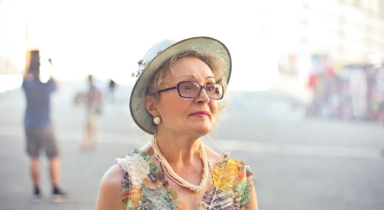 „Miért szültél meg?” – A fiú szégyelli az idős anyját, míg meg nem tudja, hogy nem az ő fia – A nap története