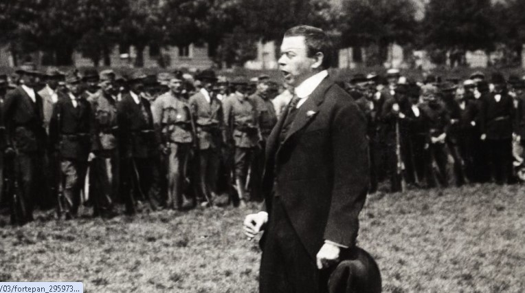 Tanácsköztársaság 1919: Forradalom, Propaganda és Örökség...Egy forradalom hajnala