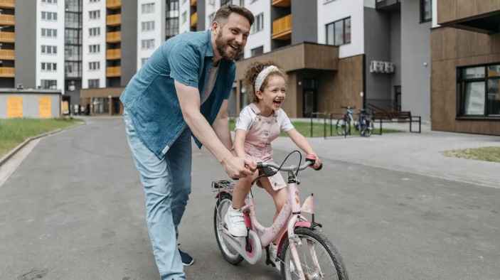 A bátyám megtiltotta, hogy én tartsam a beszédet édesanyánk temetésén, mert "Senki sem akar hallani az örökbefogadottról."