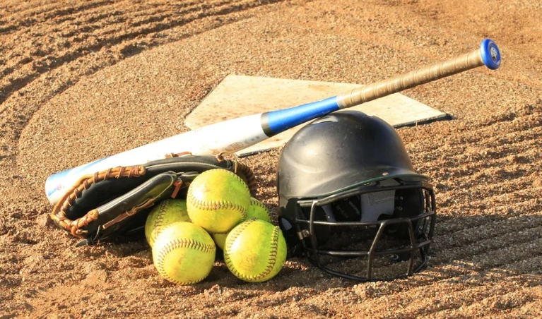 A menyem megtiltotta, hogy elmenjek az unokám első baseball-meccsére – amikor megtudtam az igazi okát, megdermedtem.