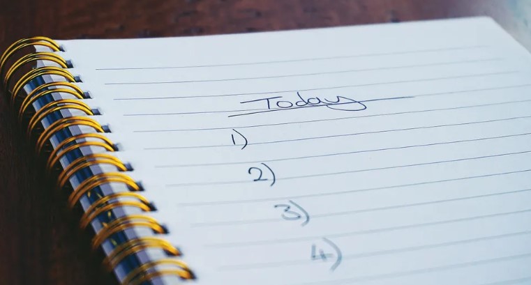 Egy nő fényűző nyakláncot kapott postán, de hamarosan rájött, hogy tévedésből küldték — A nap története