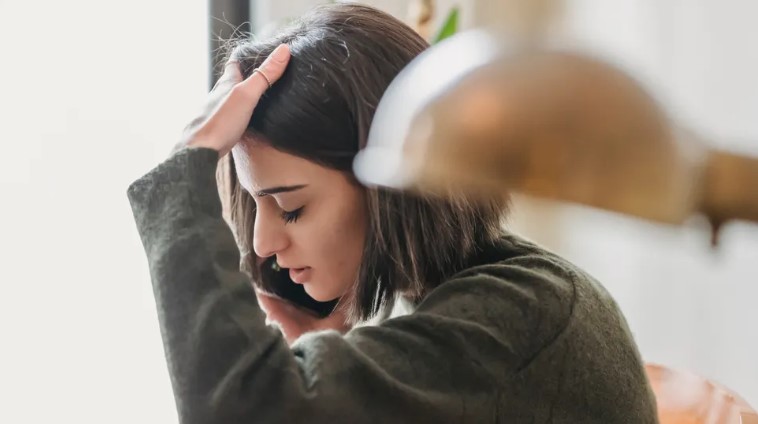 53 éves nő ikreket hoz világra, veje ismerős anyajegyeket vesz észre az újszülötteken – a nap története