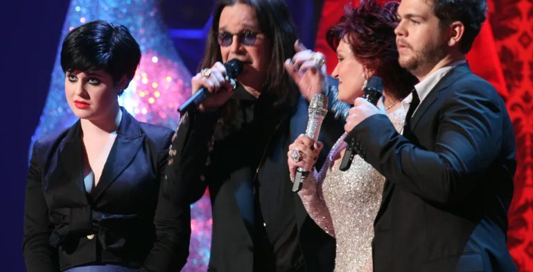 Ozzy Osbourne 76 éves korában meghalt, „szeretet körülölelésében” – Részletek