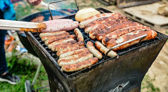A lányom mondott valamit a július 4-i BBQ-nkon, ami felfedte az anyja titkát.