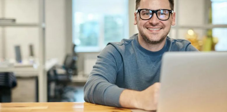 Apám magának tulajdonította, hogy ő fizette az esküvőmet a beszédében – pedig valójában az apám helyetti férfi fizetett mindent.