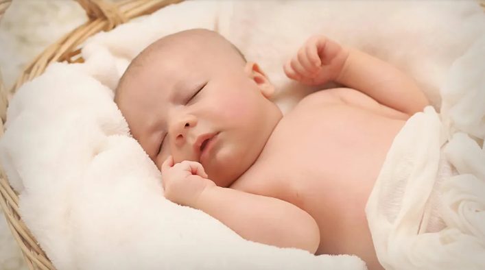 8 éven át ápoltam a bénult férjemet – amikor végre újra járni kezdett, válókeresetet adott a kezembe.