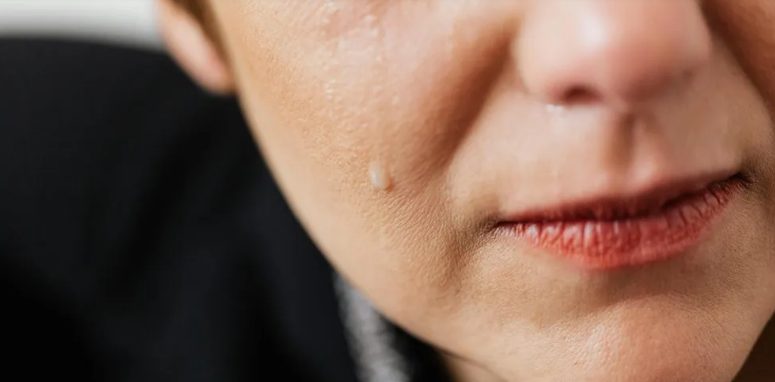 A nővérem kölcsönkérte a házamra gyűjtött pénzt az esküvőjére – amit utána tett, az teljesen lesokkolt.