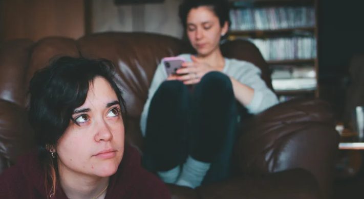 A mostohatestvérem azt kérte tőlem, hogy a saját esküvőjén és a hat koszorúslánya számára készítsek sminket és frizurát – majd megtagadta a fizetést.