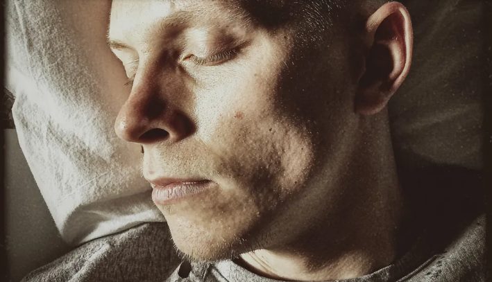 Anyósom Bement a Házamba, Hogy Ajándékot Hagyjon a Fiam Születésnapja Előtt, Amíg Nem Voltunk Otthon – Amit Ott Művelt, Teljesen Megbocsáthatatlan Volt