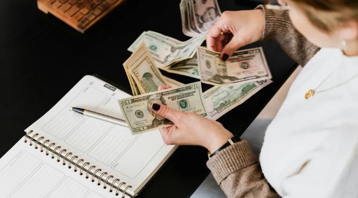 A nővérem azt mondta, hogy nem tudja kifizetni az anyánk orvosi számlájának a felét – másnap viszont luxus üdülőről posztolt fotókat.