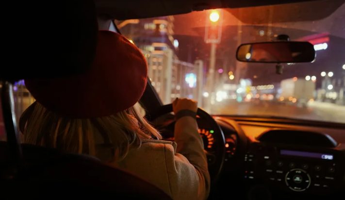 Apa kidobott minket anyával a házból, hogy a szeretőjével éljen – 20 évvel később az örökségemet akarta.