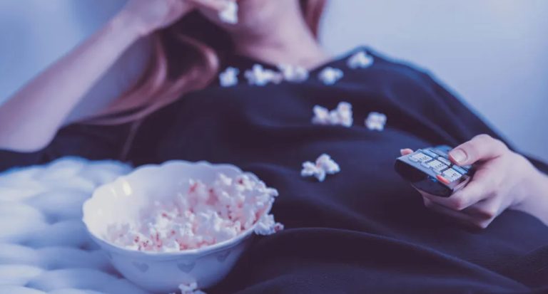 A sógornőm ette a gyermekeim ételét, egész nap Netflixet nézett, és hazudott a terhességéről – én pedig a hazugságát kihasználva kiűztem a házamból.