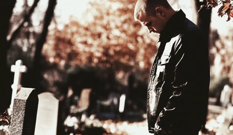 A feleségem halála után újra megnősültem – egy nap a lányom azt mondta: „Apa, az új mama más, amikor nem vagy itthon.”