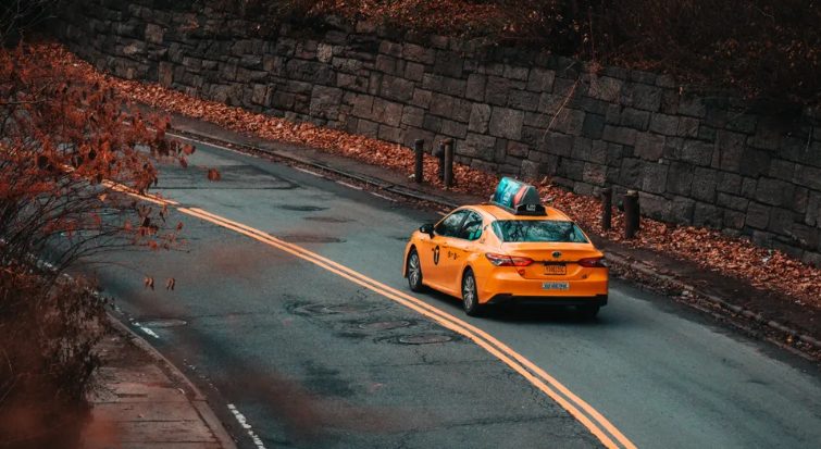 Egy anya meglátogatja menyének sírját egy évvel fia halála után – Nap története
