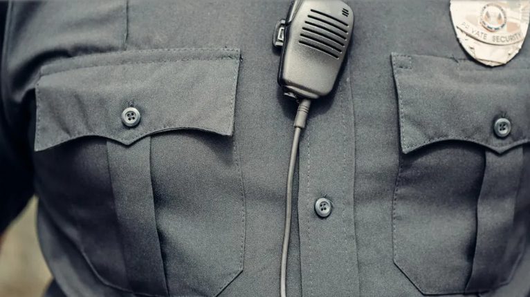Síró babát találtam egy padon magára hagyva - amikor megtudtam, ki az, felborult az életem