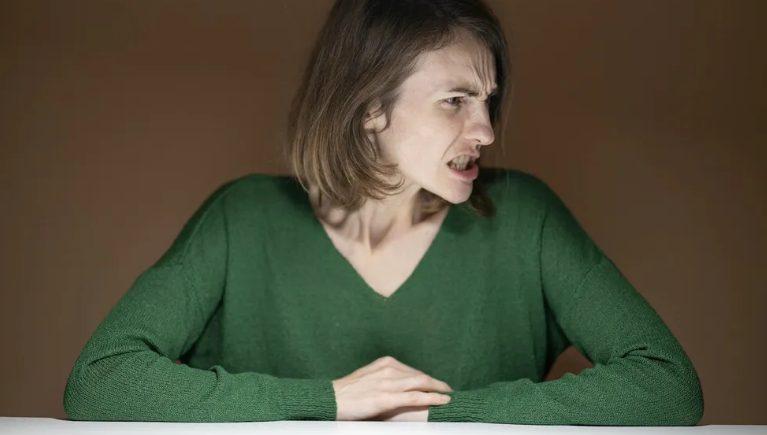 A leendő anyósom azt mondta az árva kisfiaimnak, hogy hamarosan egy új családhoz küldik őket – ezért mi adtuk neki élete legkeményebb leckéjét.