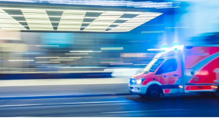 Azt mondtam a nagymamámnak, aki felnevelt engem, hogy „tűnj el a tökéletes ballagási napomról” – kevesebb mint egy órával később megbántam.