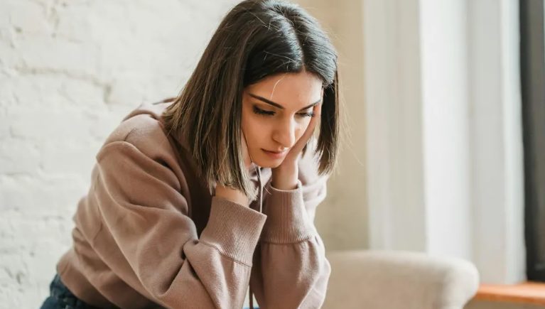 A leendő anyósom azt mondta az árva kisfiaimnak, hogy hamarosan egy új családhoz küldik őket – ezért mi adtuk neki élete legkeményebb leckéjét.