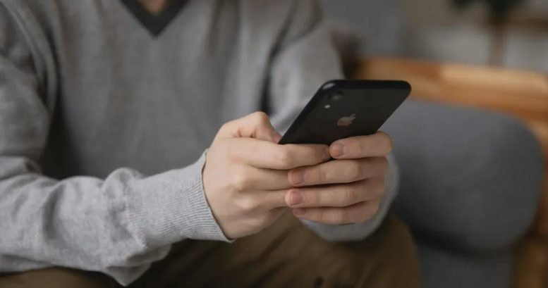 Azt hittem, apám megcsalja anyámat az érettségim után – de amit valójában titkolt, teljesen szótlanul hagyott.