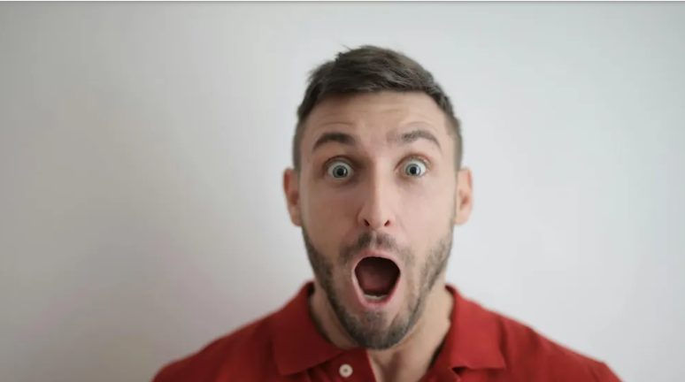 Férjem okozta a fogyatékosságomat, majd kidobott, mert nem akarta, hogy a gondozásom „tönkretegye” az életét – a karma már előtte levonta vele a tanulságot, mielőtt én megtehettem volna.