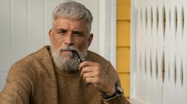Tizenöt évvel a válásom után megláttam a volt anyósomat, amint egy kukában turkál.