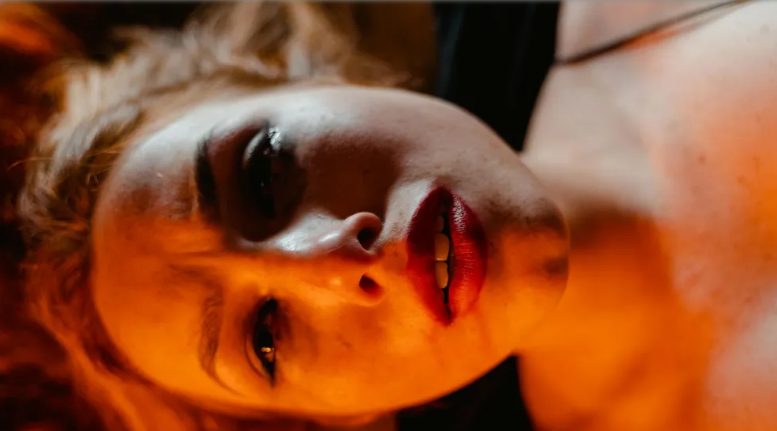 Férjem a szülőszobában anyámnak adta át a kanapé-helyét, és helyette fiúkirándulásra ment – egy lecke, amit soha nem fog elfelejteni.
