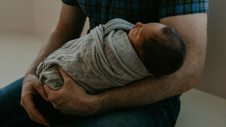 Férjem megígérte, hogy ha gyereket vállalunk, ő fog gondoskodni a babáról – de a szülés után azt mondta nekem, hogy mondjak fel a munkahelyemen.