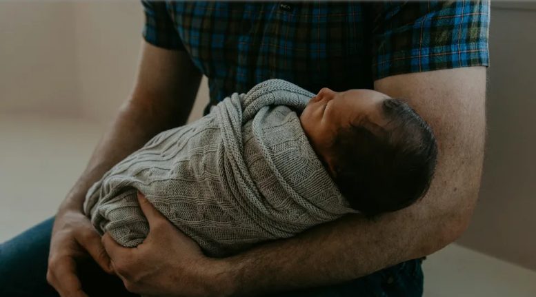 Egy babát fogadtam örökbe, miután ígéretet tettem Istennek – 17 évvel később összetörte a szívemet.