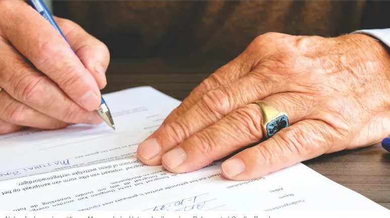 Férjem meghívta terhes szeretőjét a családi ünnepi vacsoránkra – de szülei gyorsan közbeléptek.