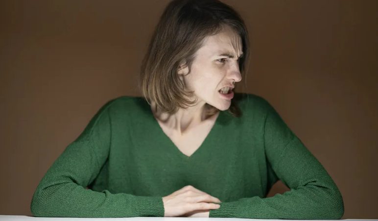 A leendő anyósom elmondta az árva kisöcséimnek, hogy hamarosan egy új családhoz küldik őket – ezért életük legkeményebb leckéjét adtuk neki.