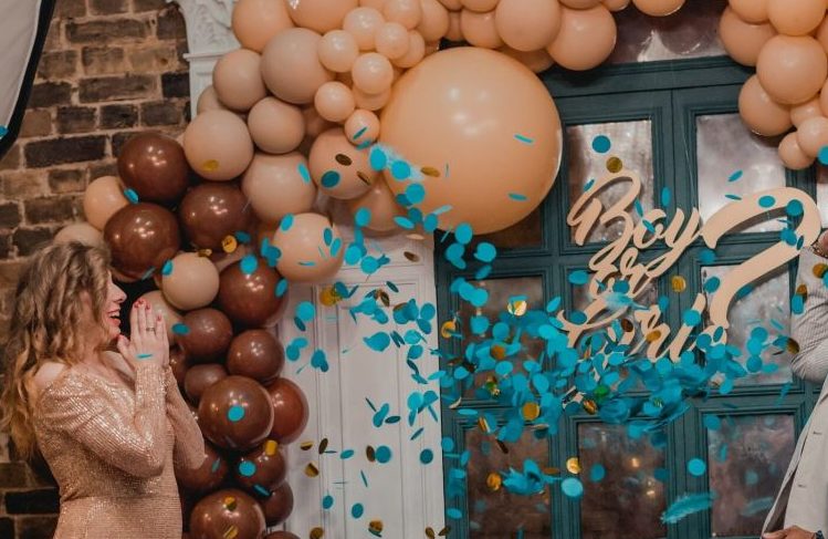 Rájöttem, hogy a férjem megcsal, miközben terhes vagyok – ezért a gender reveal partijunkon nagyon különleges „meglepetést” készítettem neki.
