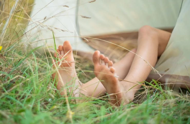 A nővérem az 11 éves lányomat egy hideg garázsban aludni kényszerítette egy pizsamapartin – hazasiettem, de semmi sem készíthetett fel arra, amivel szembesültem