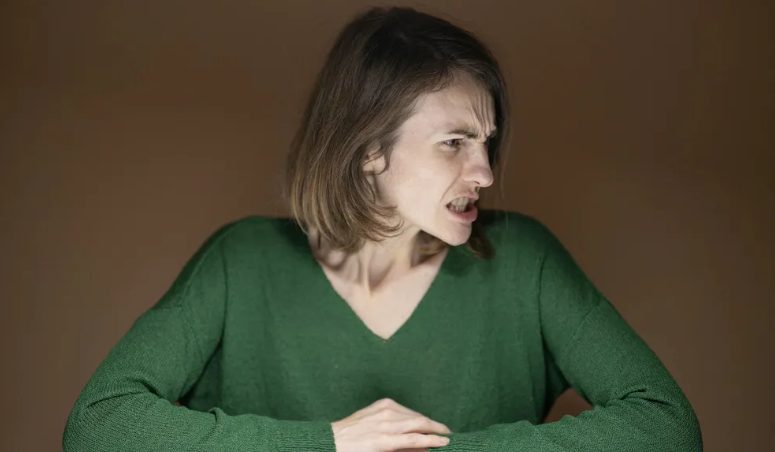 A leendő anyósom azt mondta árva kisöcséimnek, hogy „hamarosan új családhoz kerülnek” – ezért életük legkeményebb leckéjét adtuk neki.