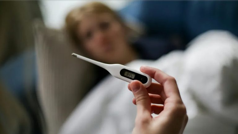 Az anyám csak 3 nappal a halála előtt varrt nekem egy esküvői ruhát – nem tudtam megbocsátani, ami közvetlenül a ceremónia előtt történt vele
