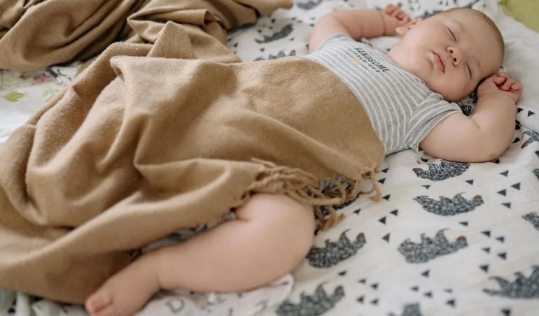 Miután 7 babát elvesztett, Emilia elérte a 8 hónapos terhességet – majd az orvosok egy szívszorító választás elé állították.