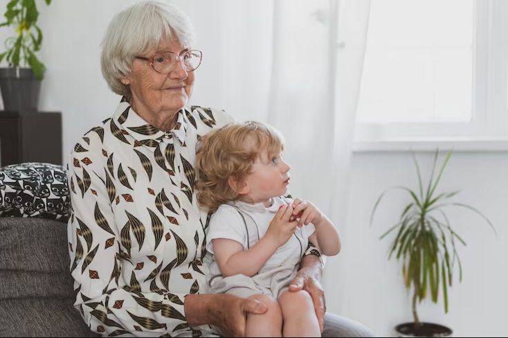 Mindenki elfordult tőle, kivéve az árvaházból származó kislányt – de senki sem számított arra, mit hagy majd rá az idős asszony a halála után