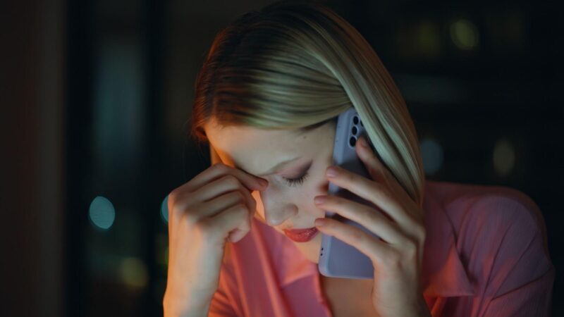 A főnököm kirúgott a kinézetem miatt – 10 évvel később az Egyesült Államok legnagyobb üzleti fórumán találkoztam vele, és olyasmit tettem, amitől 500 vendég elnémult