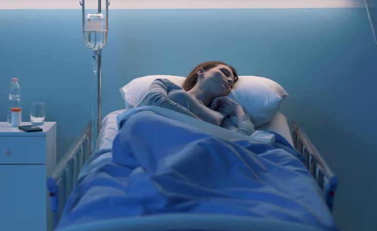 „EZEK A GYEREKEK NEM A TIEID” – A SZOMSZÉD MEGPRÓBÁLTA ELLOPNI MÁS CSALÁDJÁT, MIKÖZBEN AZ ANYA AZ EMLÉKEIÉRT KÜZDÖTT.