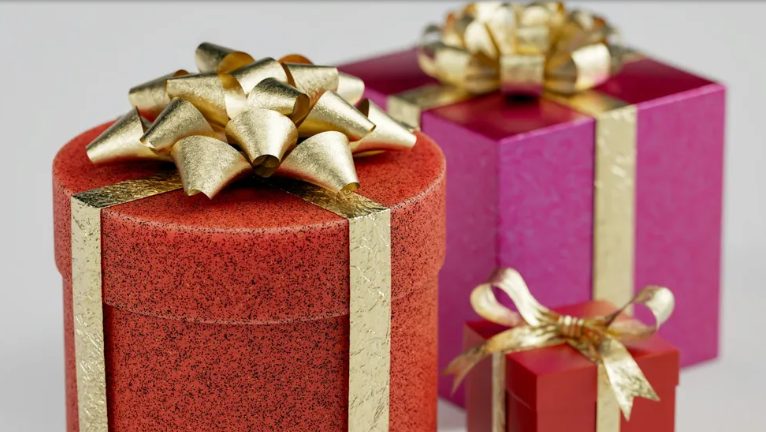 Fizettek nekem azért, hogy meglátogassak egy vak veteránt, és az unokájának adjam ki magam – aztán az ügyvédje ezt mondta: „Mielőtt elhunyt, egy utolsó utasítást hagyott hátra önnel kapcsolatban.”