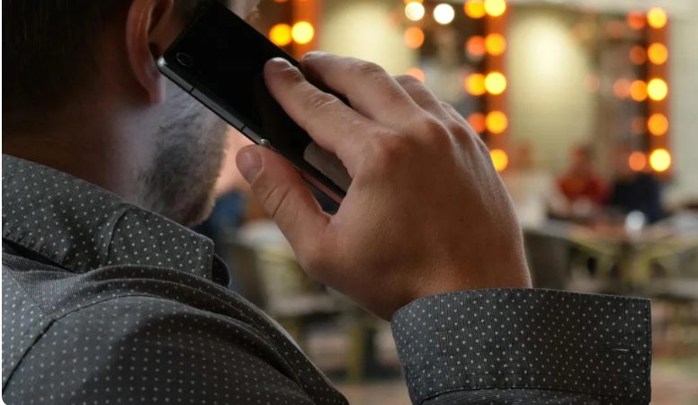 A mostohaanyám megvette nekem a legrosszabb ruhát, amit csak talált, hogy megszégyenítsen a prom bálon – De még mielőtt az éjszaka véget ért volna, sírt és könyörgött nekem, hogy vegyem le.