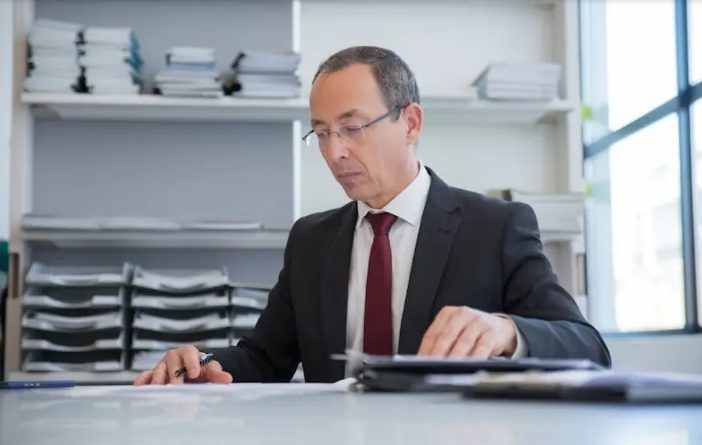 A családom nem volt hajlandó eljönni értem a repülőtérre – soha nem számítottak arra, amit másnap az esti hírekben előkészítettem.